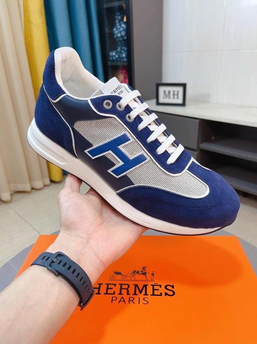 Hermès Navy Blue H-Detail Low-Top Sneakers