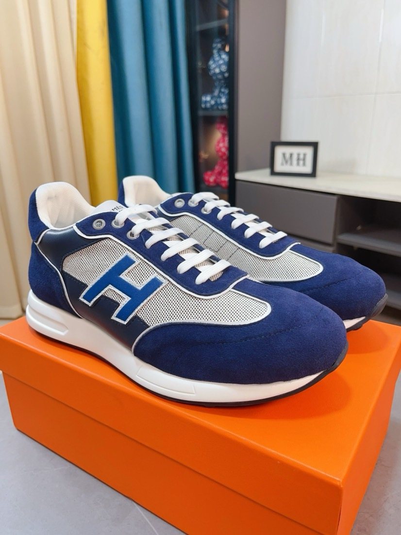 Hermès Navy Blue H-Detail Low-Top Sneakers