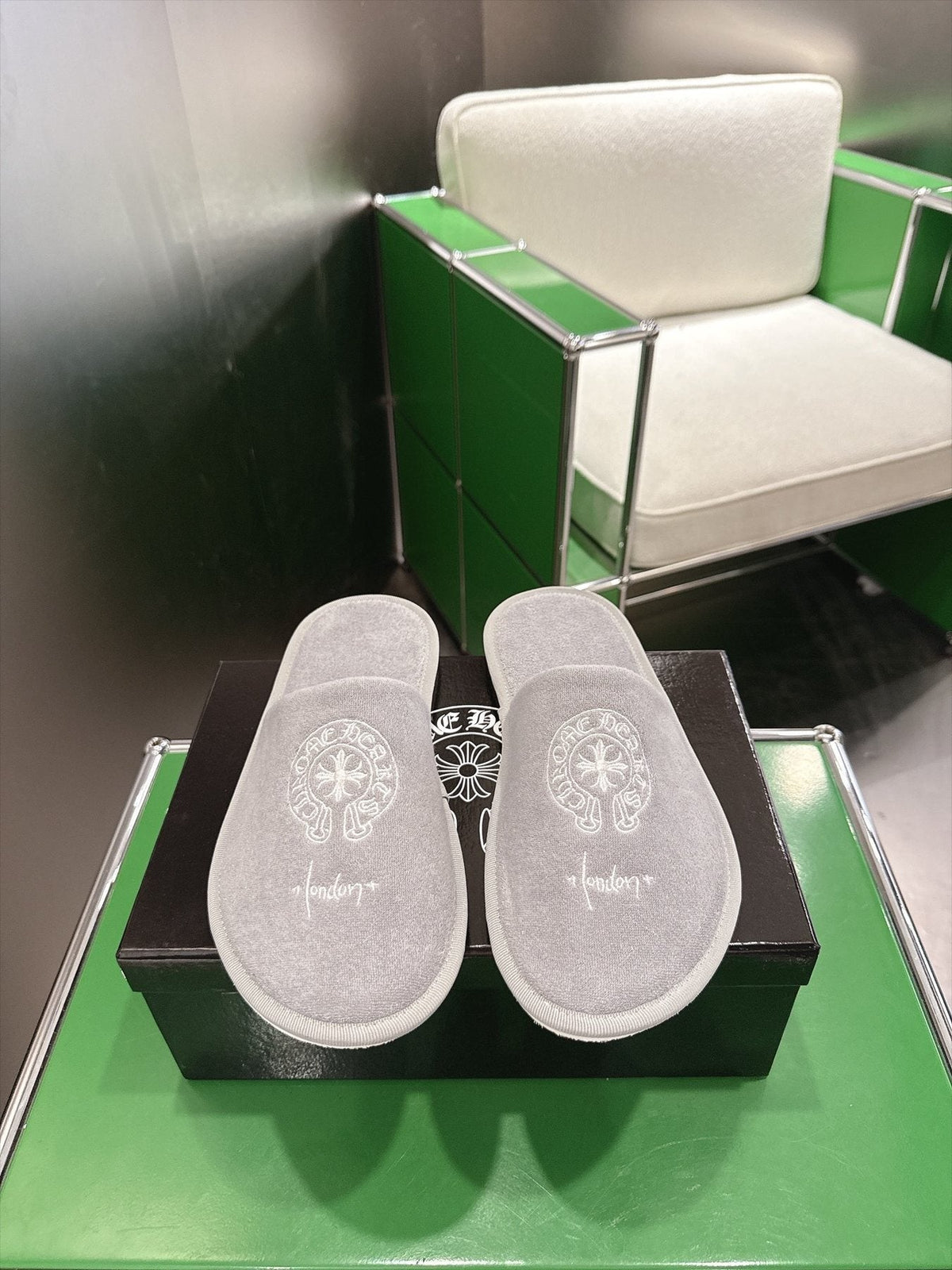 Comehearts Embroidered Open-Back Slippers