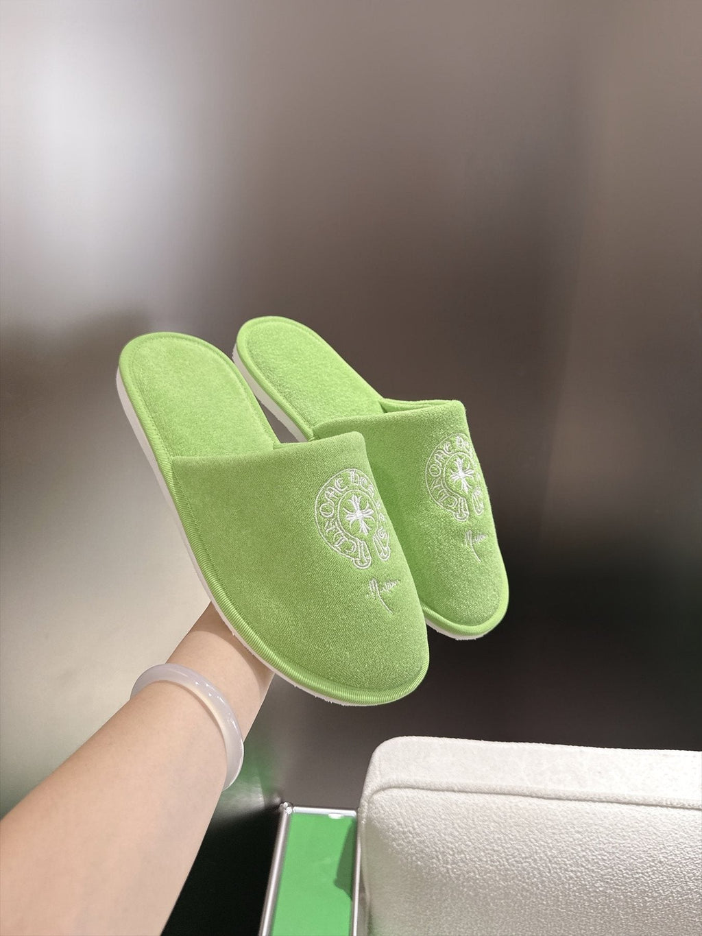 Comehearts Embroidered Open-Back Slippers