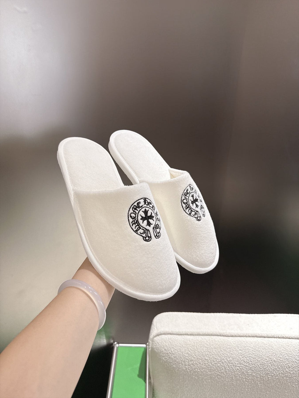 Comehearts Embroidered Open-Back Slippers