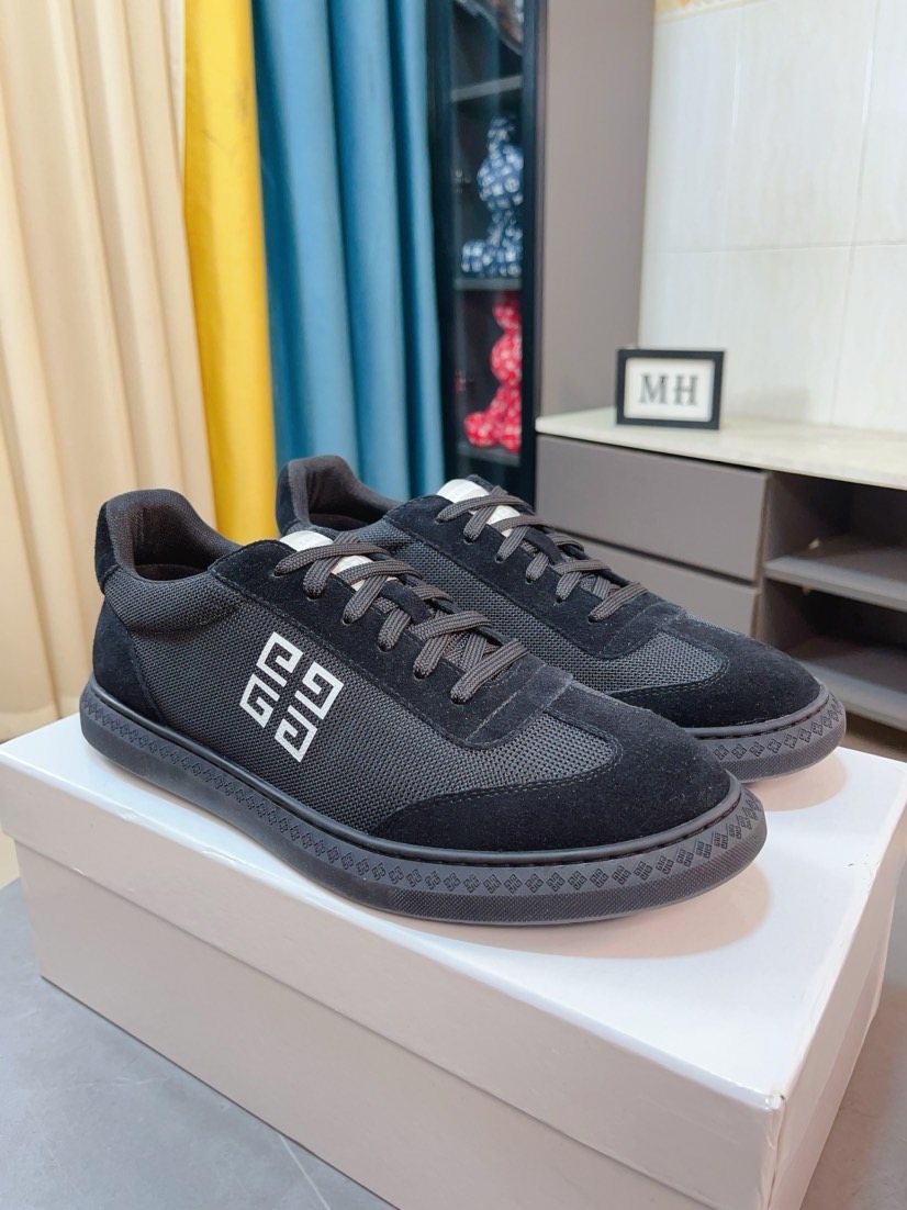 Givenchy Contrast Panel Low-Top Sneakers