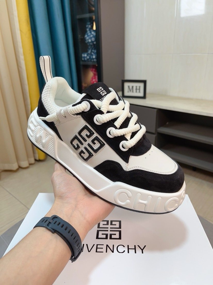 Givenchy Contrast-Panel Low-Top Sneakers